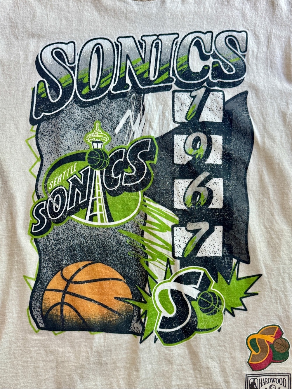 Mitchell & Ness White Seattle Sonics 1967 Graphic Tee